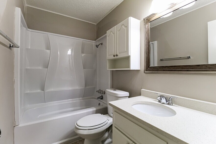 Building Photo - 6628 Brookdale Dr