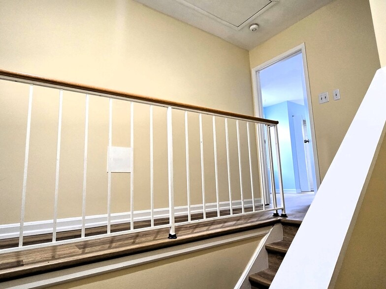 Building Photo - 2033 N Cameron St