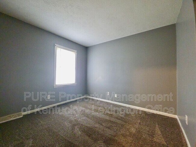 Building Photo - 305 Lake St