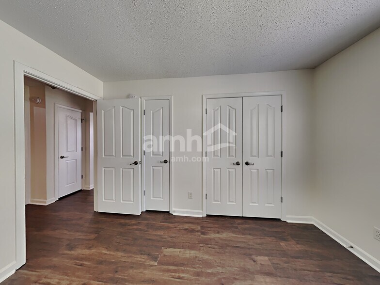 Building Photo - 8014 New Castle Cv