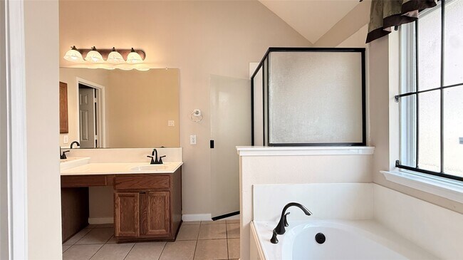 Building Photo - 5623 Maverick Bend Lane