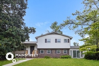 Building Photo - 3000 Lakeridge Dr SE