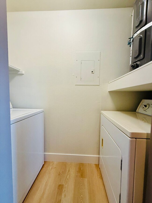 Building Photo - Charming 1-Bedroom Condo in the Heart of S...