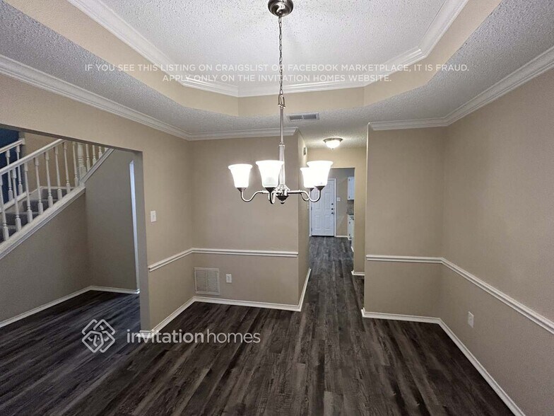 Building Photo - 825 Claire View Dr