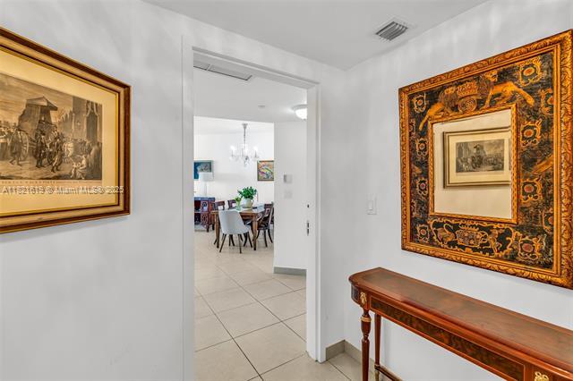 Building Photo - 9559 Collins Ave