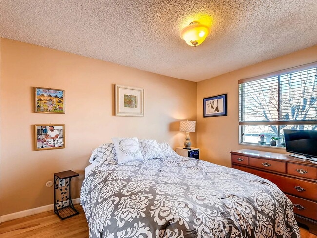 Building Photo - North Washington park one bedroom / one bath Apartment  for rent