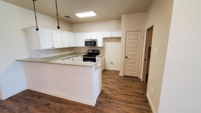 Building Photo - 1226 N 7th St