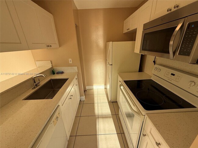 Building Photo - 8006 SW 149th Ave