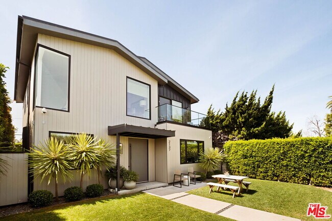 Building Photo - 2137 Glyndon Ave