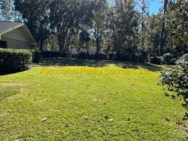 Building Photo - Beautiful Large Home with Screened Pool in Buckingham West!