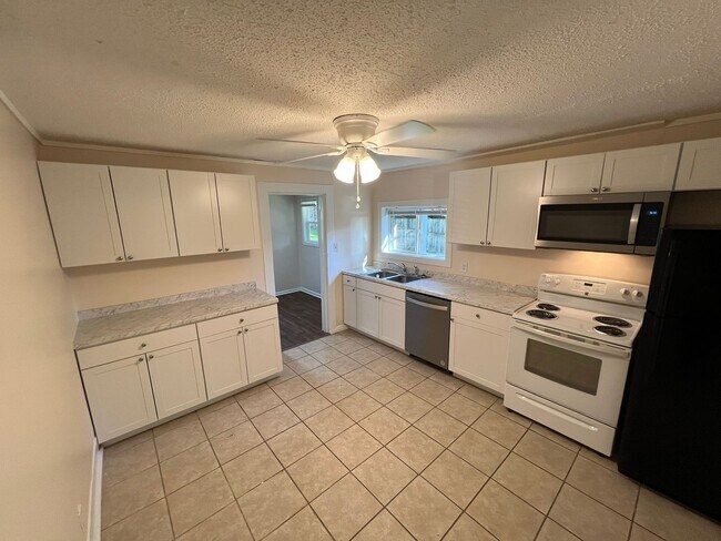 Building Photo - 33 Nicholson Creek Rd