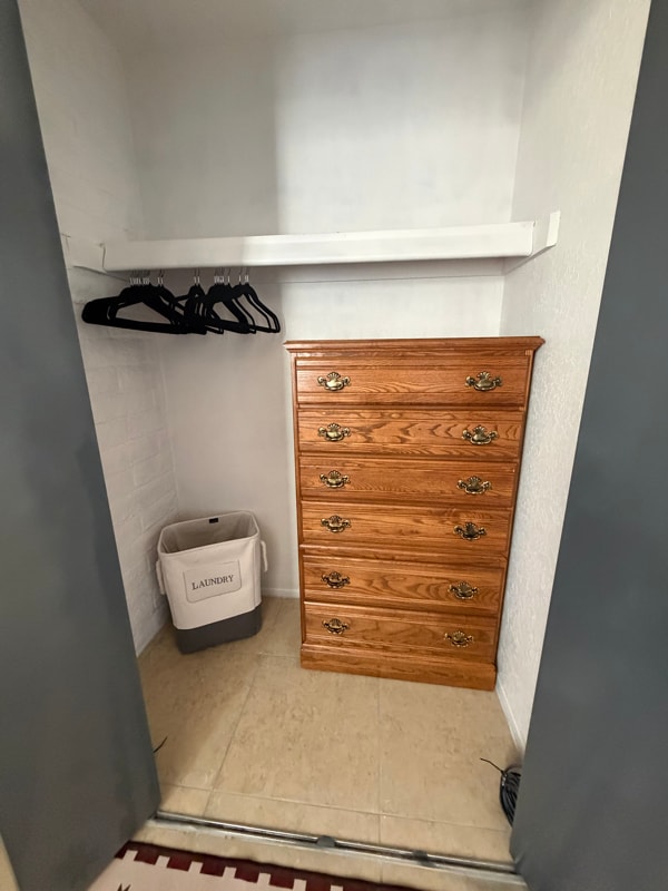 Building Photo - 1711 E Camino Carreta