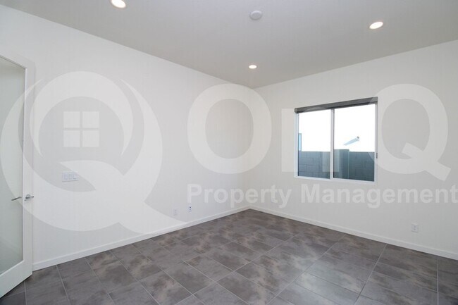 Building Photo - 1222 E La Mirada Dr