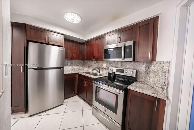 Primary Photo - 1701 NE Miami Gardens Dr