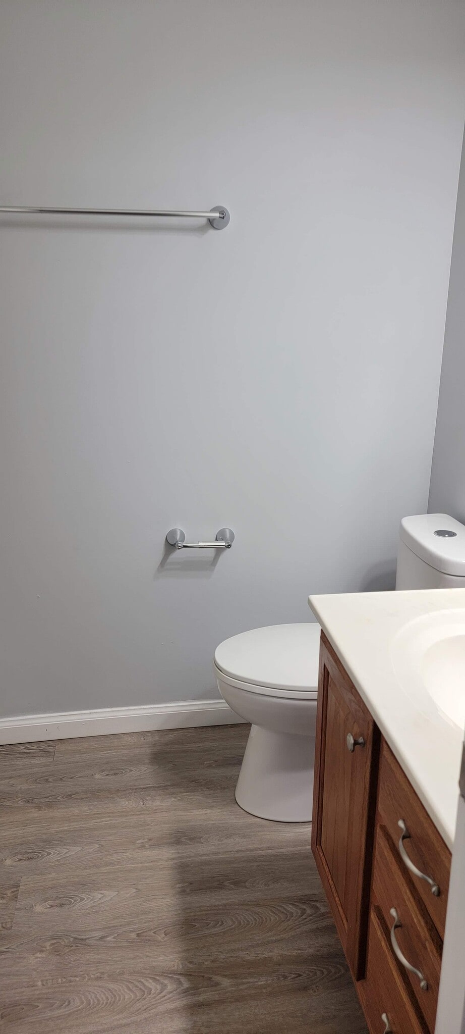 Master Bathroom - 409 Hughes St