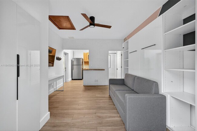 Building Photo - 1511 SW 30th Pl