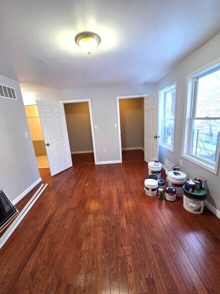 Building Photo - 48 Ellis Ave