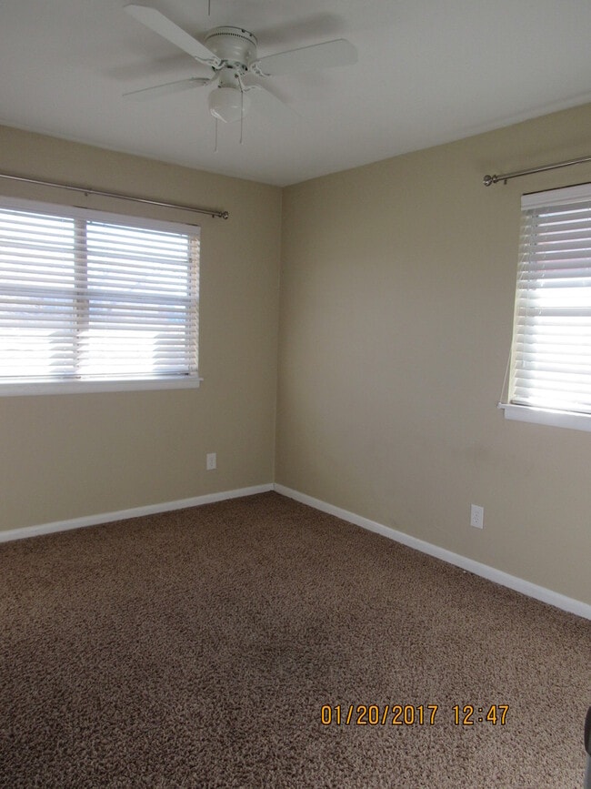 Building Photo - Rolling Meadows!!!