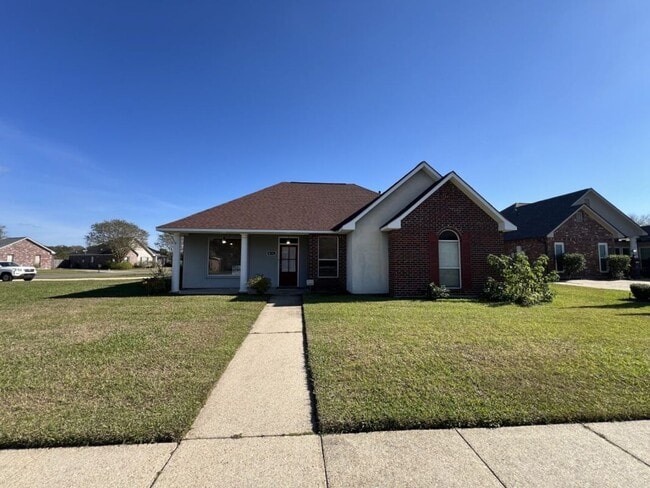 Primary Photo - Corner-Lot Comfort in Zachary! — Spacious 3BR Home in Ravenwood Subdivision