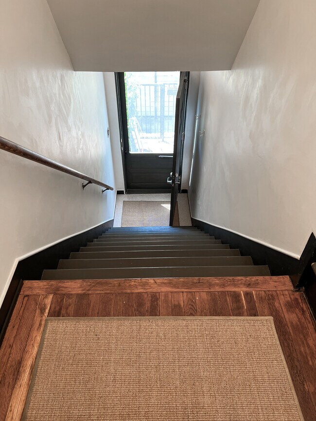 Building Photo - 234 Columbia Pl