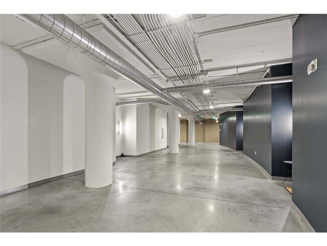 Building Photo - 2929 Chicago Ave