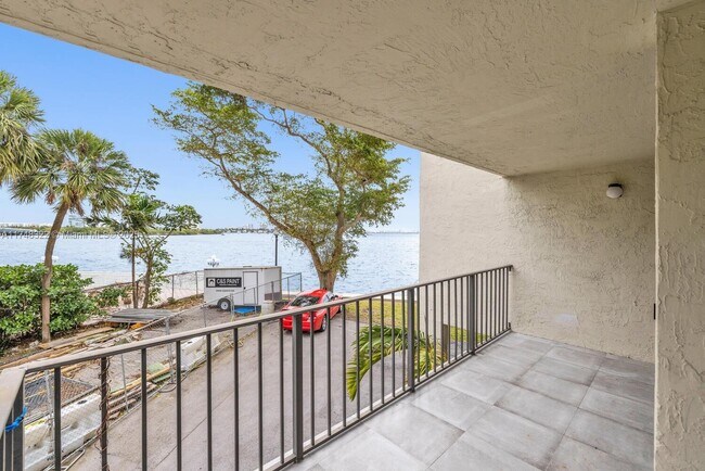 Building Photo - 7751 NE Bayshore Ct