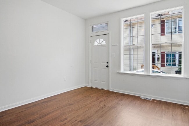 Building Photo - Spacious 3 Bedroom, 1.5 Bath Single Family Home in Harrisburg, Pa!