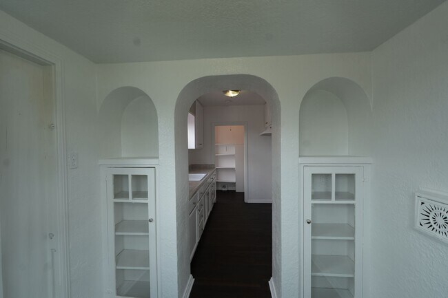 Building Photo - 917 ALAMEDA WU
