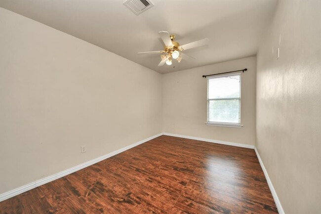 Building Photo - 7611 Legacy Pines Dr