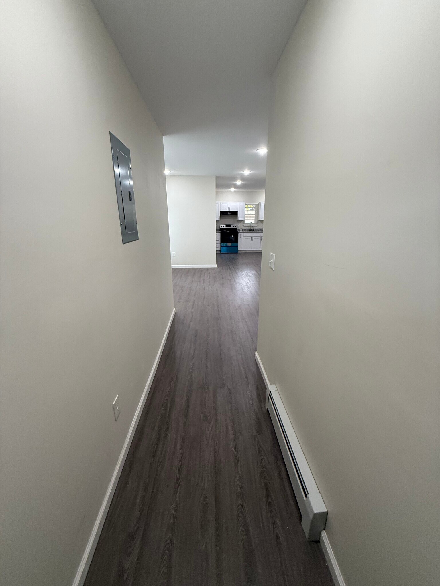 Entrance hallway - 14 Brook St