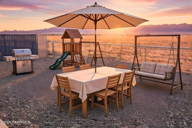 Building Photo - 3133 N Yavapai Rd E