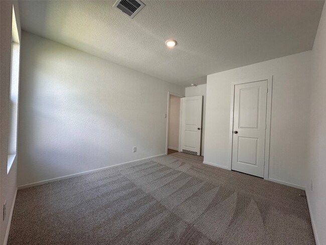 Building Photo - 31457 Moore Rd