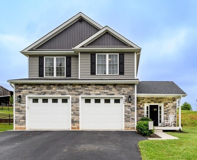 Primary Photo - 3 Bedroom Home in Goode