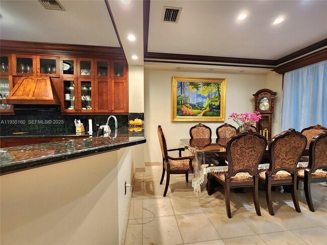 Building Photo - 21028 NE 34th Ct