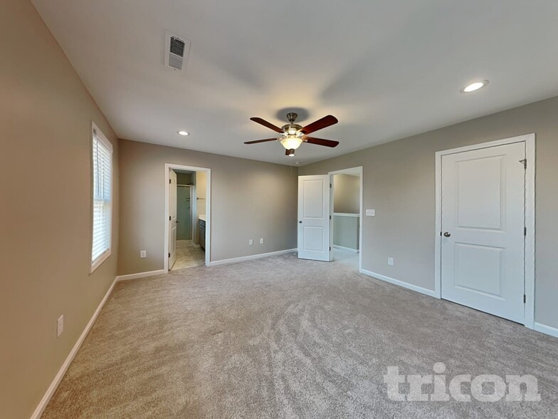 Building Photo - 76 Fresco Dr