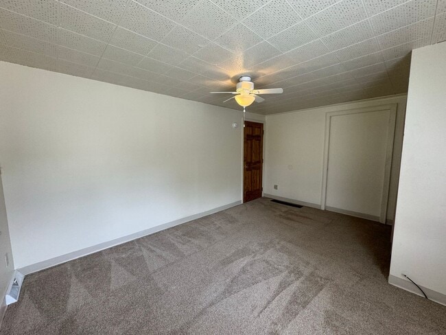 Building Photo - 183 W Patterson Ave