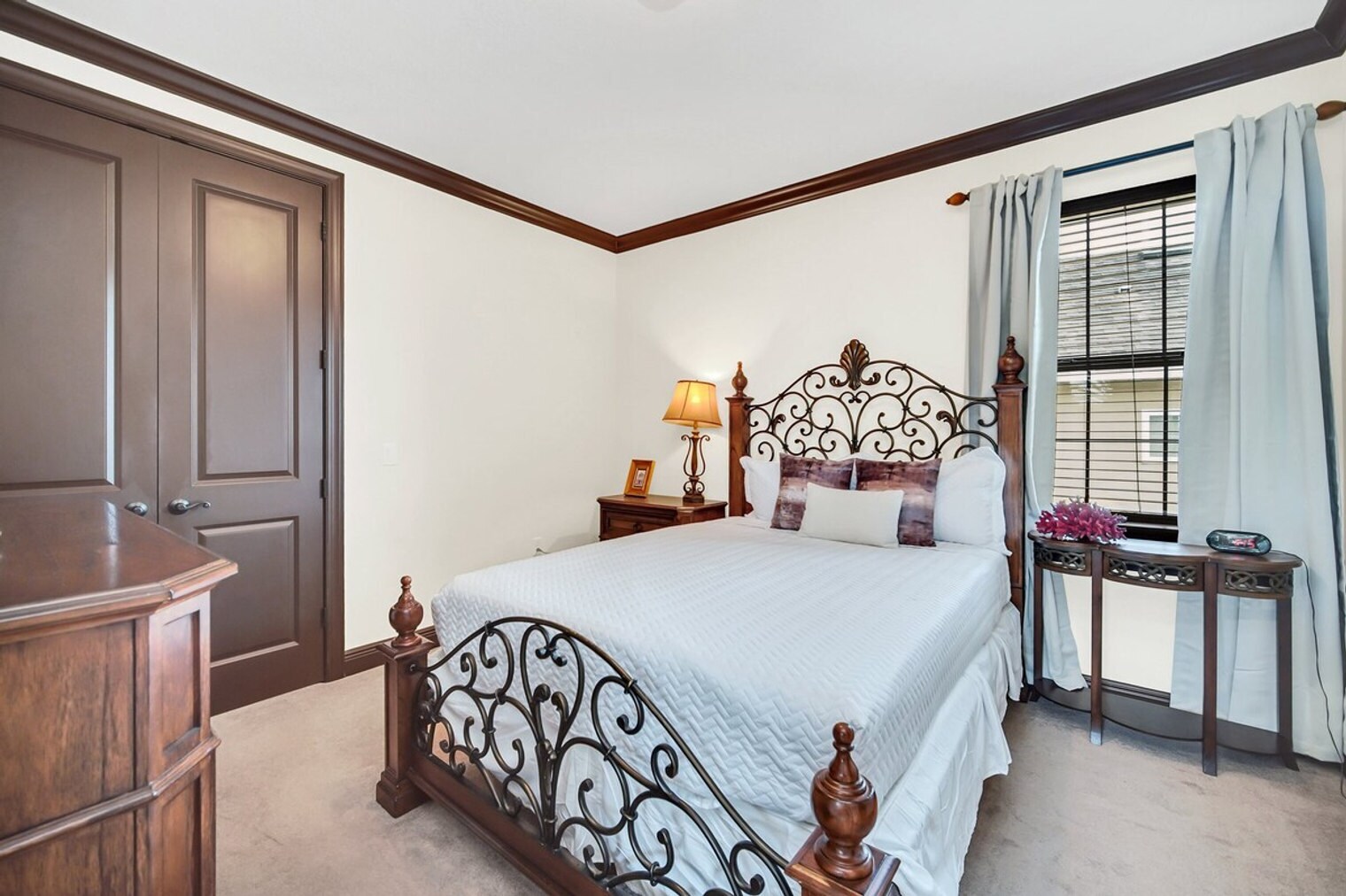 Building Photo - 970 Golden Bear Dr