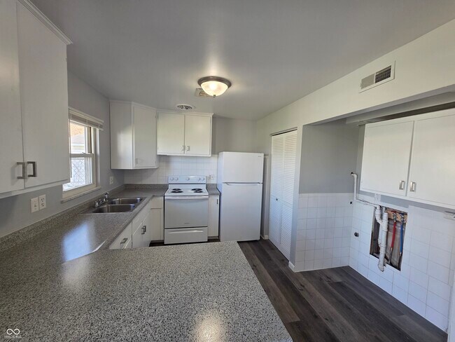 Building Photo - 3823 Biscayne Rd