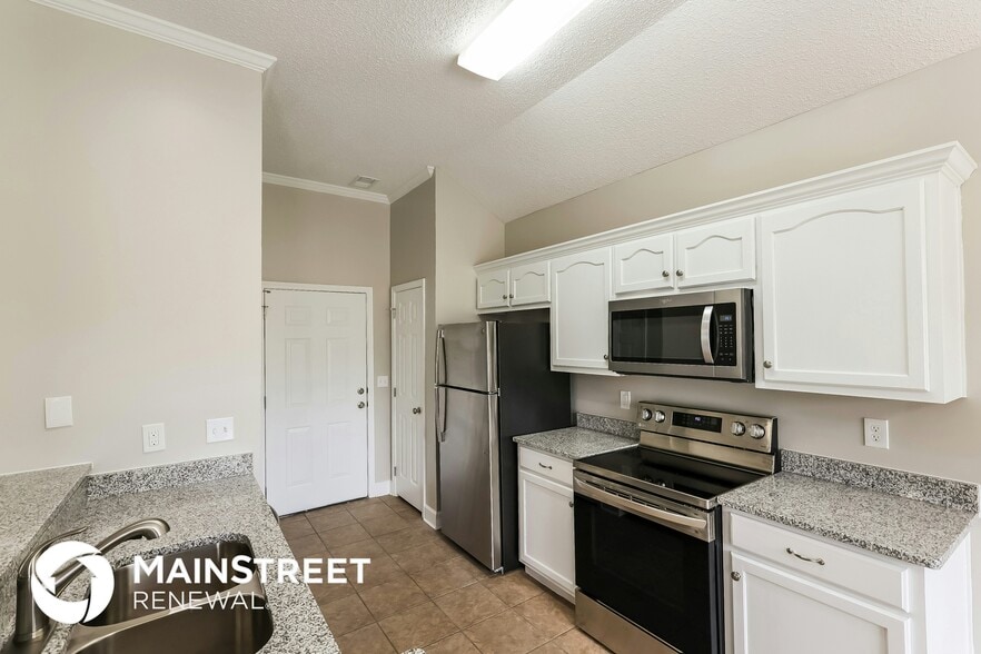 Building Photo - 13923 Highland Pointe Dr