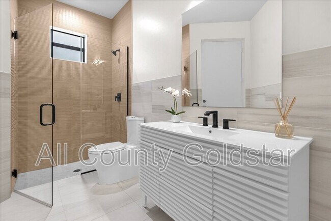 Building Photo - 1173 Rotonda Cir