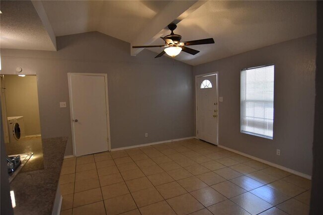 Building Photo - P1-2913 East 51st Street Austin, TX 78723