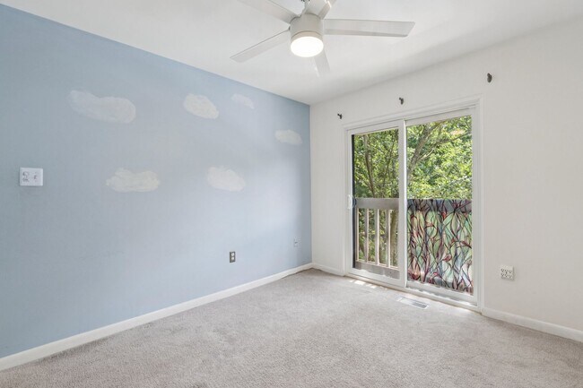 Building Photo - This is Reston living at its finest!