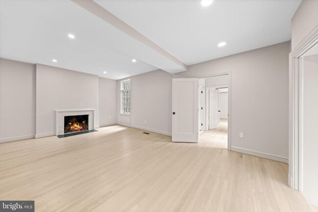 Building Photo - 1525 35th St NW