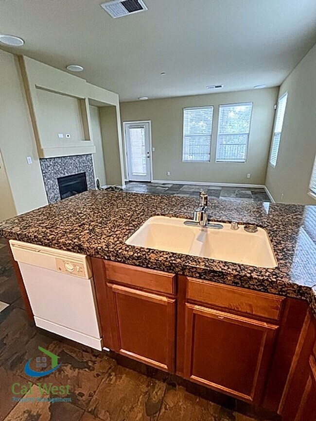 Building Photo - $3995 - 3 Bed/2.5 Bath Two Story Home in D...