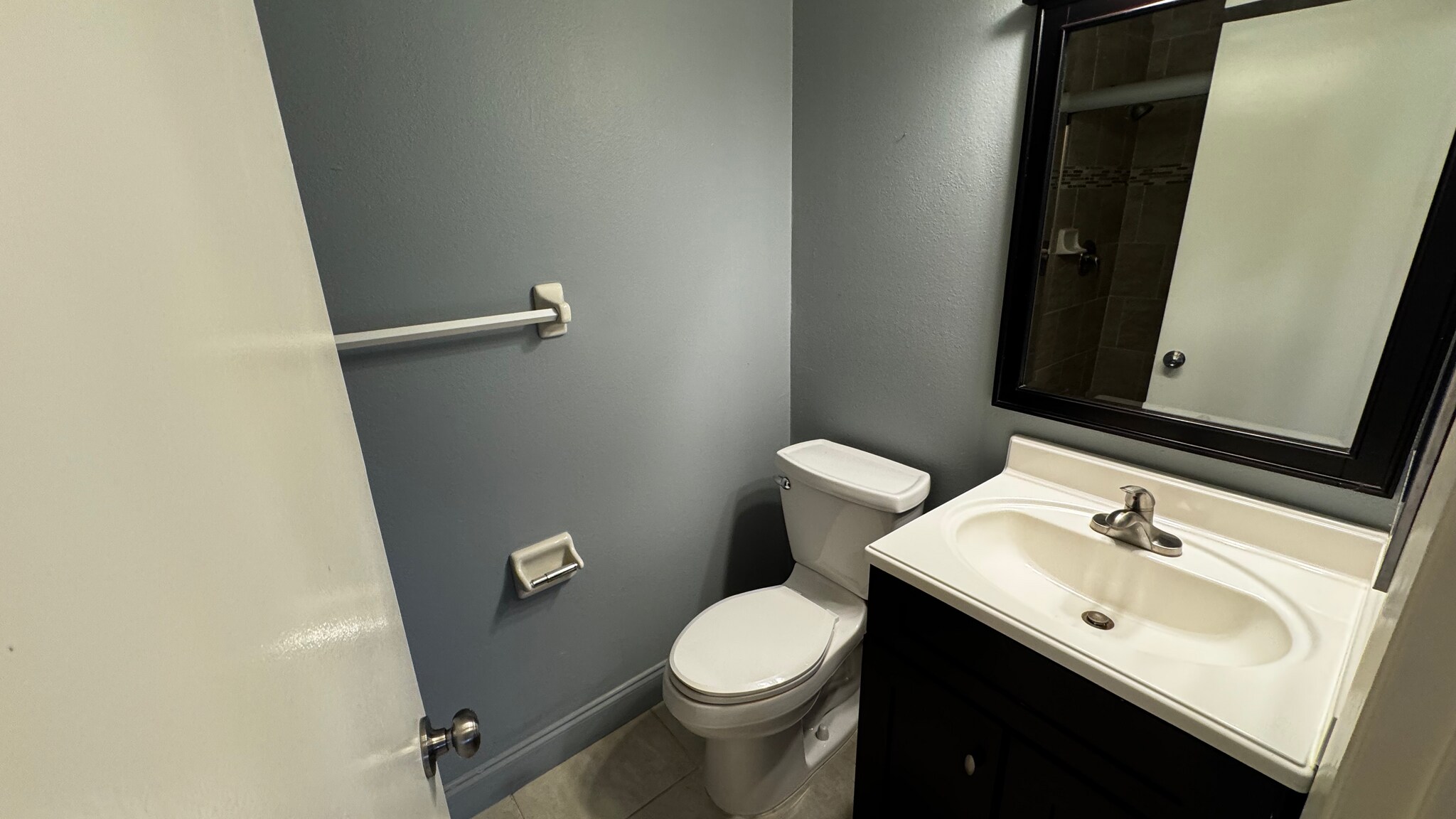 master bath/sink 2 - 163 Breezeway Ct