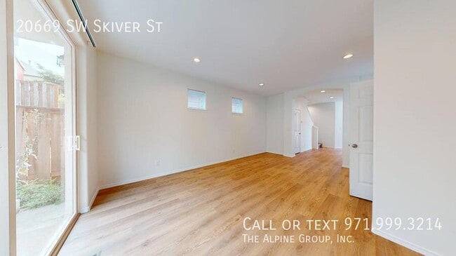 Building Photo - 20669 SW Skiver St