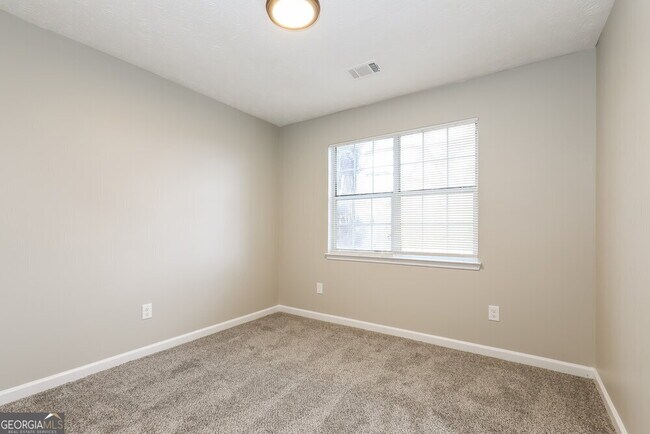 Building Photo - 9199 Fairway Ct
