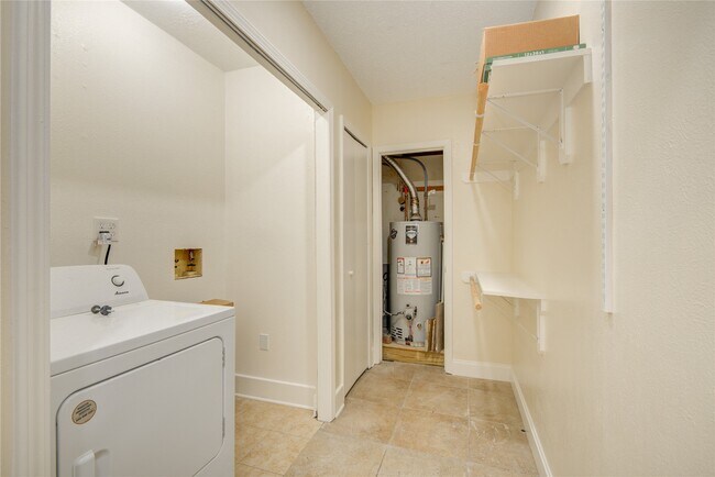 Building Photo - 5006 Westfield Village Dr
