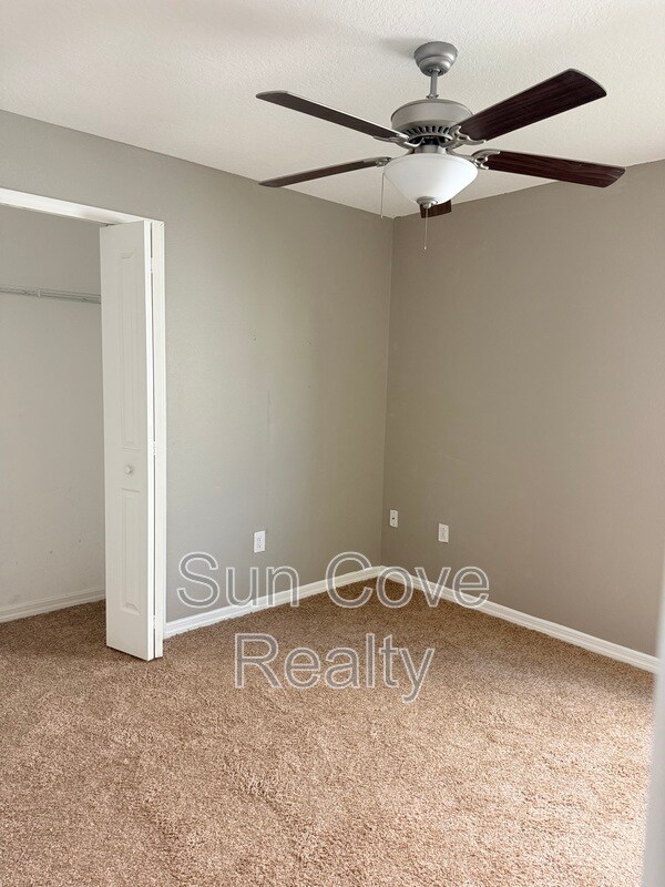 Building Photo - 12136 Miracle Mile Dr