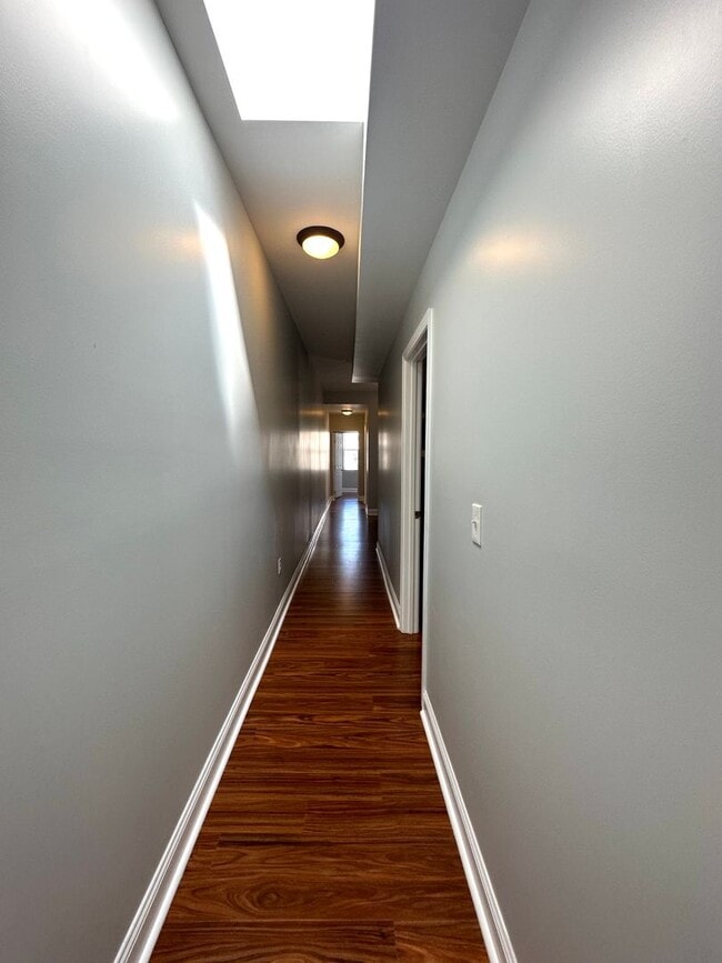 Building Photo - Charming 3 Bedroom/2.5 Bathroom Townhome in Hampden!
